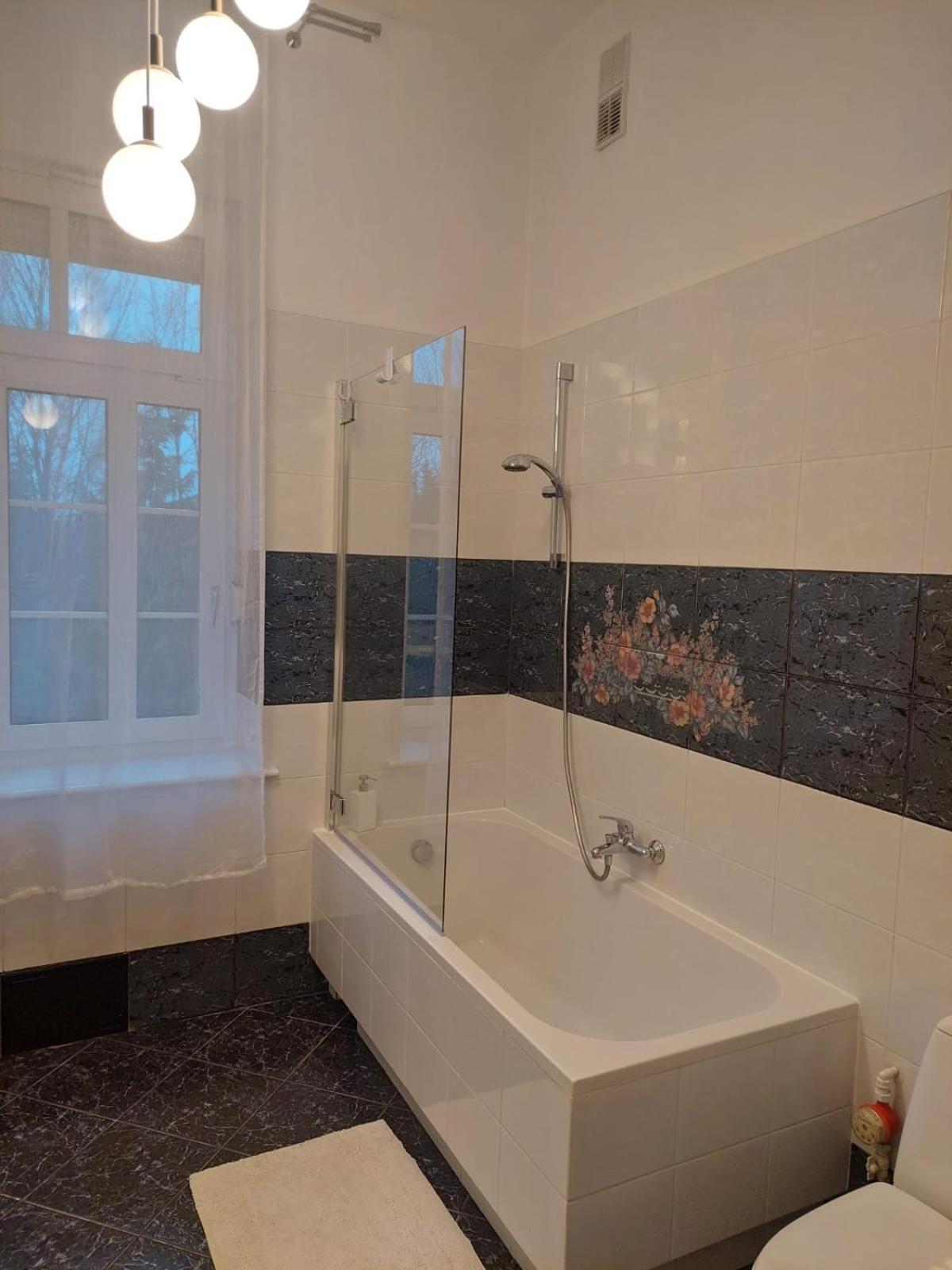 كودوفا- زدروي Szwajcarka Willa Z Sauna I Jacuzzi المظهر الخارجي الصورة