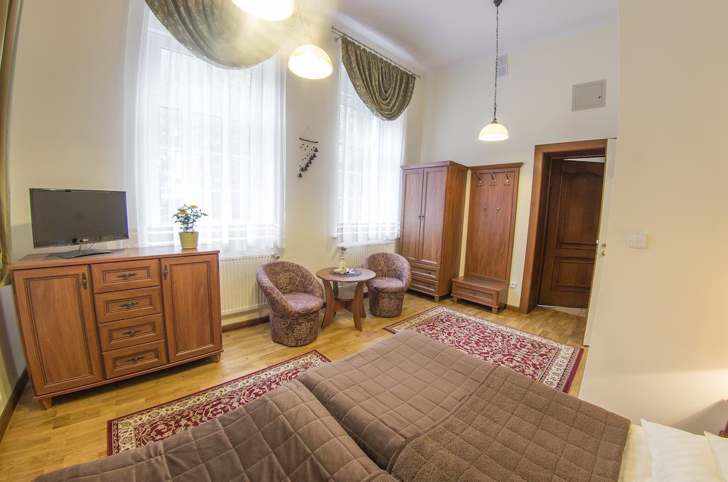 كودوفا- زدروي Szwajcarka Willa Z Sauna I Jacuzzi الغرفة الصورة